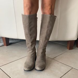 EUC Marc Fisher gray suede knee high boots 8